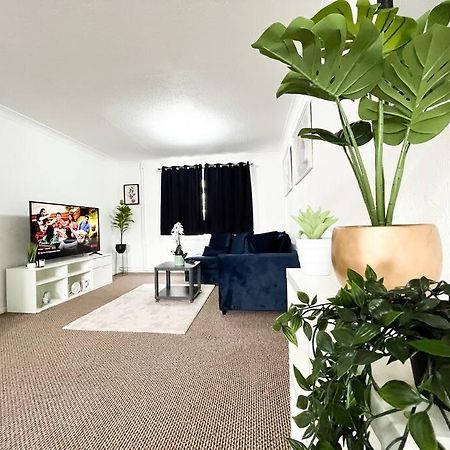 3 Bedroom House With Free Parking Chatham  Kültér fotó
